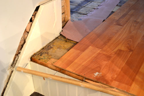 Pulling Up Old Laminate Flooring